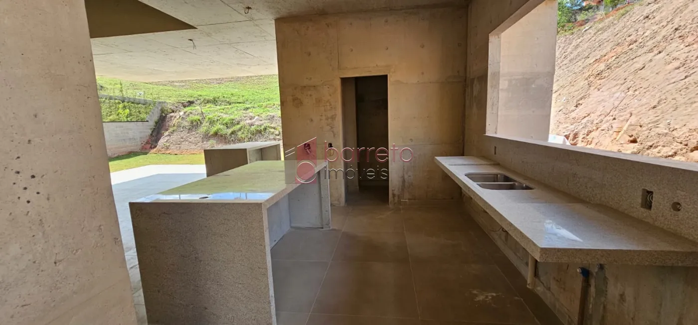 CASA TÉRREA DE ALTO PADRÃO COM 03 QUARTOS À VENDA NO CONDOMÍNIO TERRAS DO CAXAMBU – JUNDIAÍ/SP