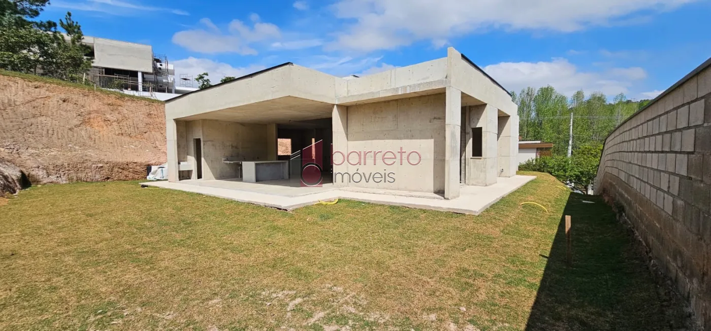 CASA TÉRREA DE ALTO PADRÃO COM 03 QUARTOS À VENDA NO CONDOMÍNIO TERRAS DO CAXAMBU – JUNDIAÍ/SP
