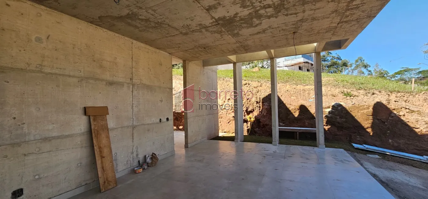 CASA TÉRREA DE ALTO PADRÃO COM 03 QUARTOS À VENDA NO CONDOMÍNIO TERRAS DO CAXAMBU – JUNDIAÍ/SP