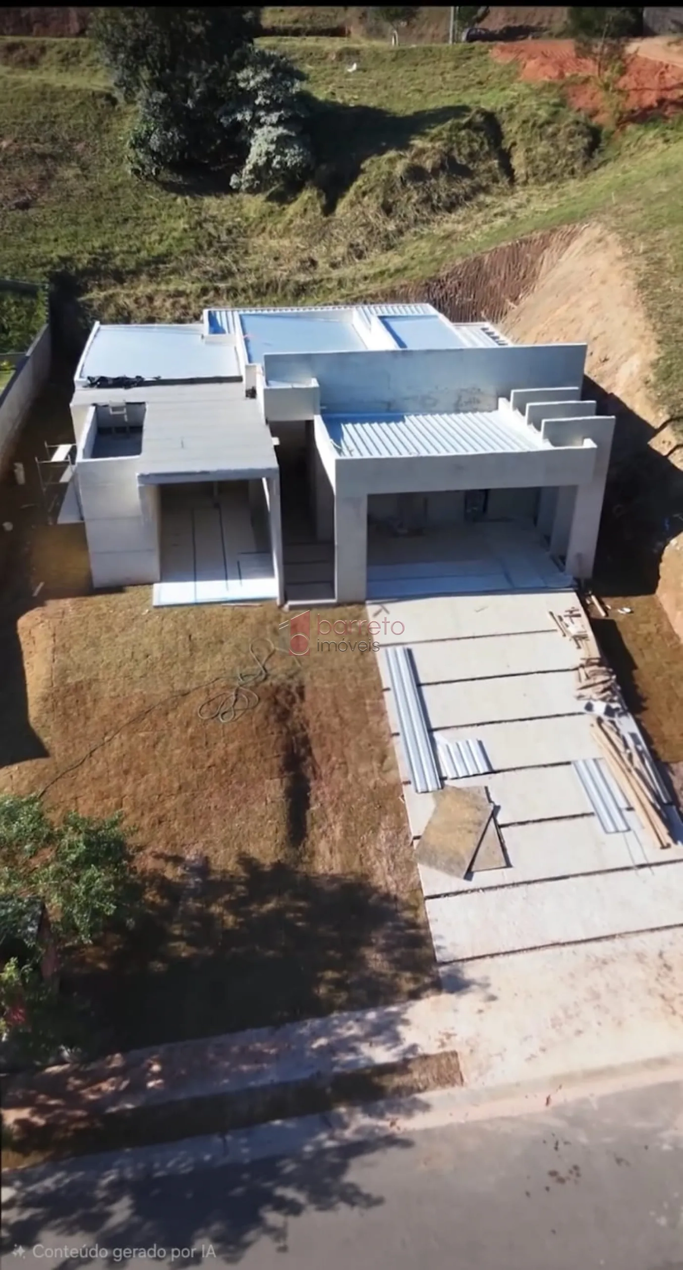 CASA TÉRREA DE ALTO PADRÃO COM 03 QUARTOS À VENDA NO CONDOMÍNIO TERRAS DO CAXAMBU – JUNDIAÍ/SP
