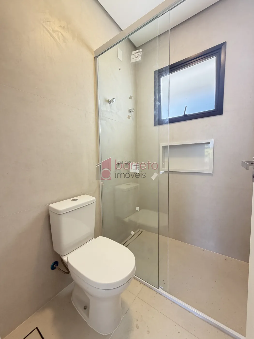 SOBRADO À VENDA – 03 QUARTOS – RESIDENCIAL DOS IPÊS – JUNDIAÍ/SP