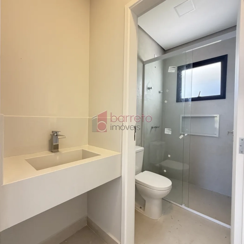 SOBRADO À VENDA – 03 QUARTOS – RESIDENCIAL DOS IPÊS – JUNDIAÍ/SP