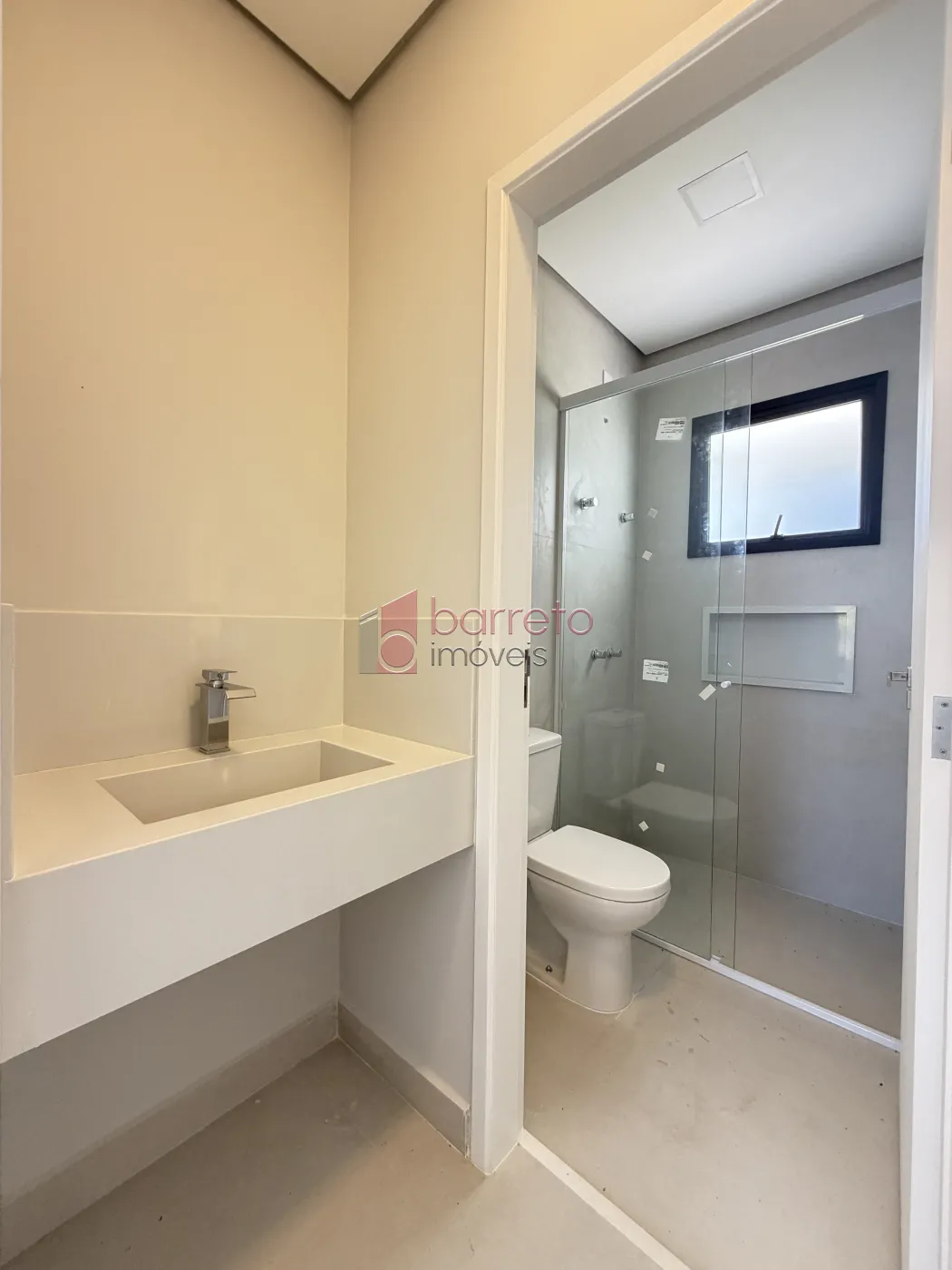 SOBRADO À VENDA – 03 QUARTOS – RESIDENCIAL DOS IPÊS – JUNDIAÍ/SP