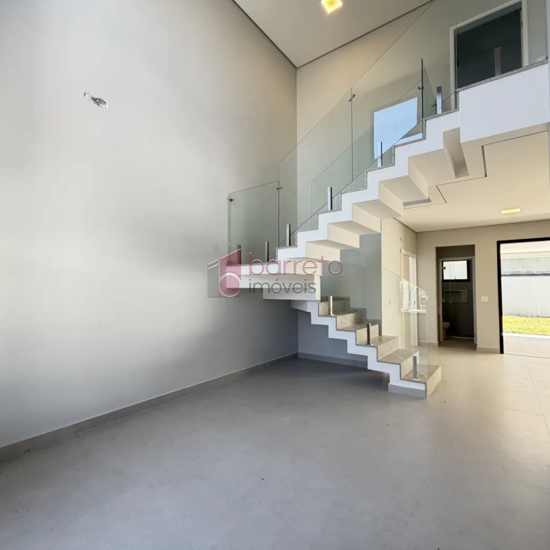 SOBRADO À VENDA – 03 QUARTOS – RESIDENCIAL DOS IPÊS – JUNDIAÍ/SP