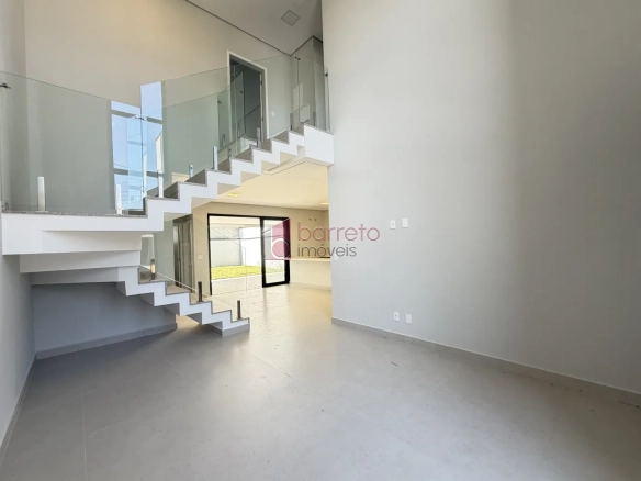 SOBRADO À VENDA – 03 QUARTOS – RESIDENCIAL DOS IPÊS – JUNDIAÍ/SP