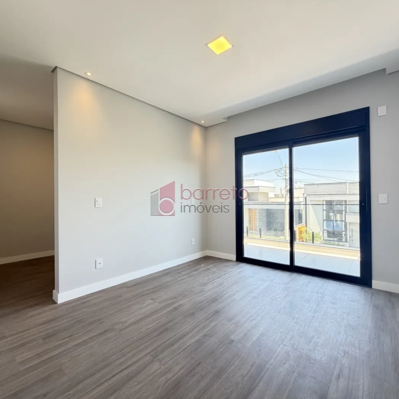 SOBRADO À VENDA – 03 QUARTOS – RESIDENCIAL DOS IPÊS – JUNDIAÍ/SP