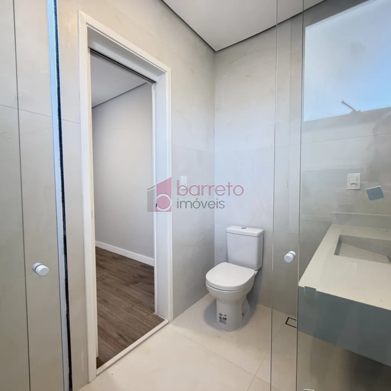 SOBRADO À VENDA – 03 QUARTOS – RESIDENCIAL DOS IPÊS – JUNDIAÍ/SP