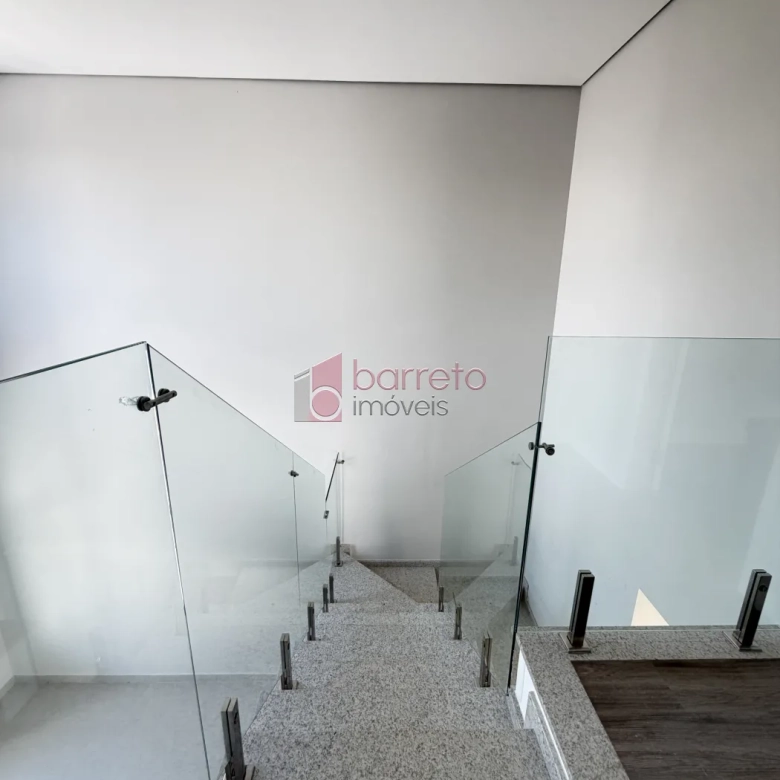 SOBRADO À VENDA – 03 QUARTOS – RESIDENCIAL DOS IPÊS – JUNDIAÍ/SP