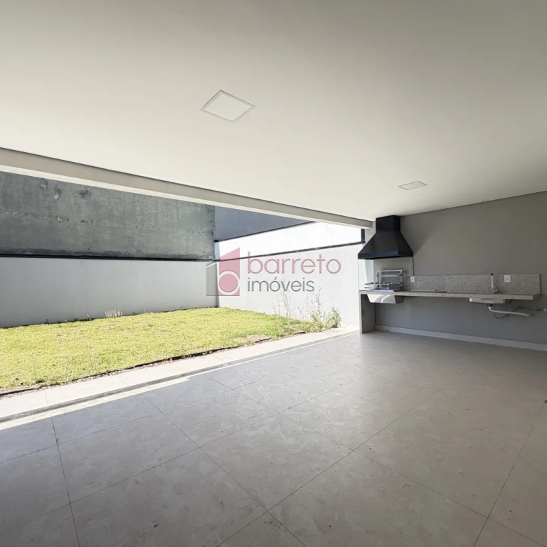 SOBRADO À VENDA – 03 QUARTOS – RESIDENCIAL DOS IPÊS – JUNDIAÍ/SP