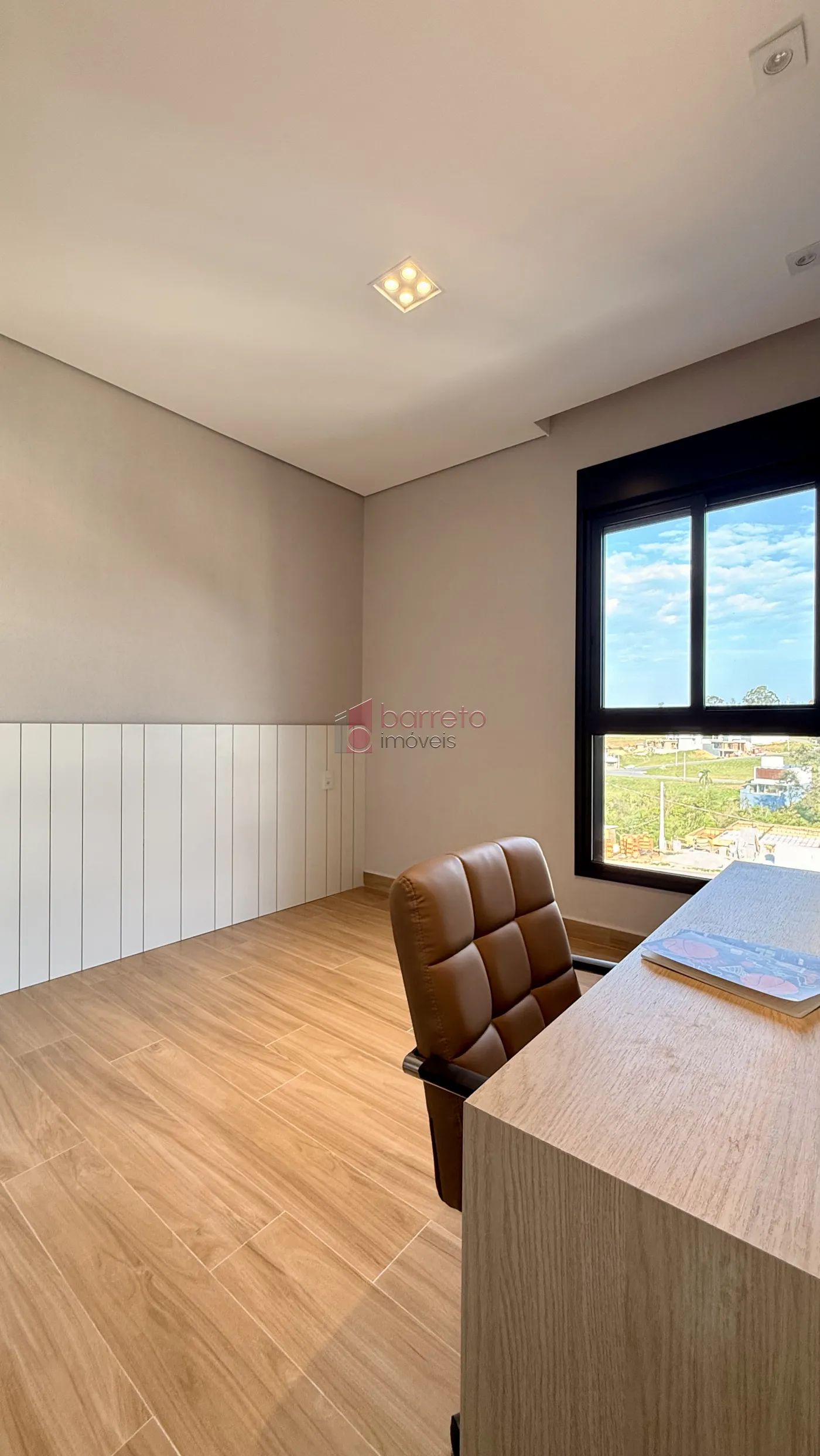 CASA MOBILIADA COM 03 SUÍTES À VENDA NO RESIDENCIAL LAGO AZUL – RECANTO QUARTO CENTENÁRIO – JUNDIAÍ/SP