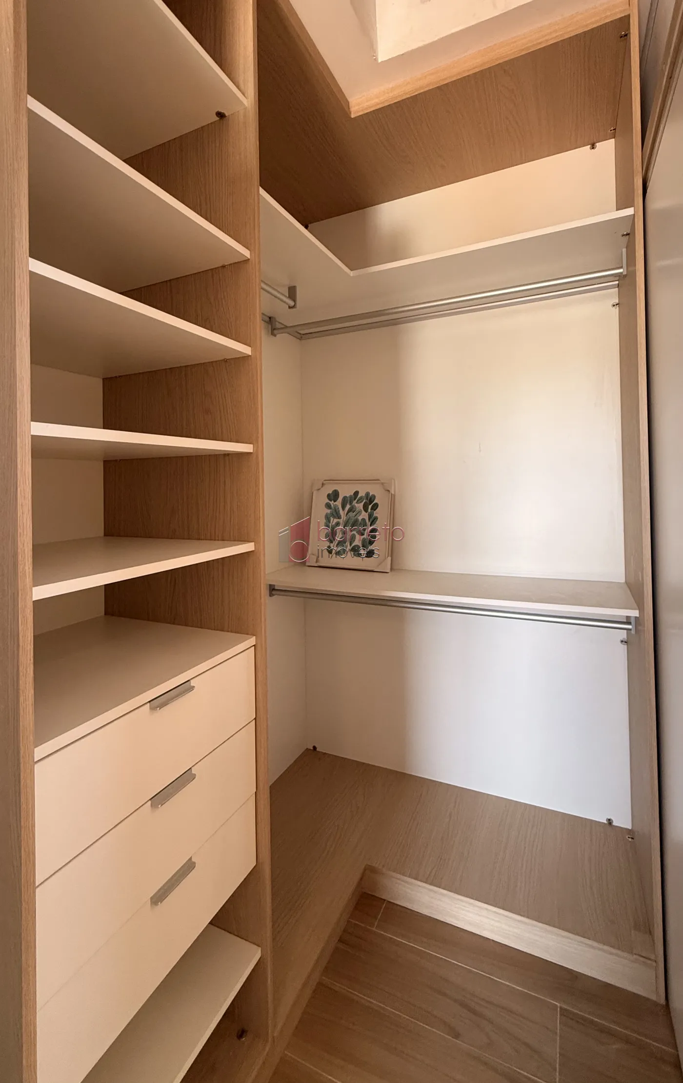 CASA MOBILIADA COM 03 SUÍTES À VENDA NO RESIDENCIAL LAGO AZUL – RECANTO QUARTO CENTENÁRIO – JUNDIAÍ/SP