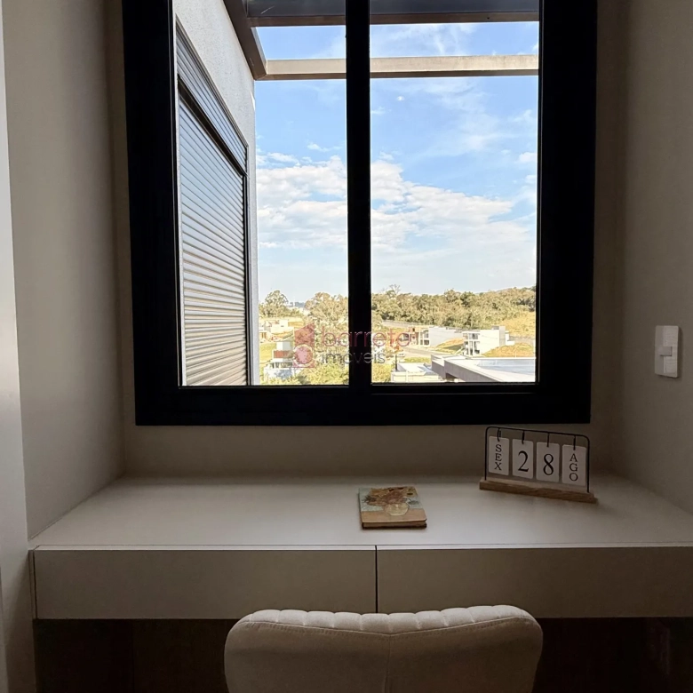 CASA MOBILIADA COM 03 SUÍTES À VENDA NO RESIDENCIAL LAGO AZUL – RECANTO QUARTO CENTENÁRIO – JUNDIAÍ/SP