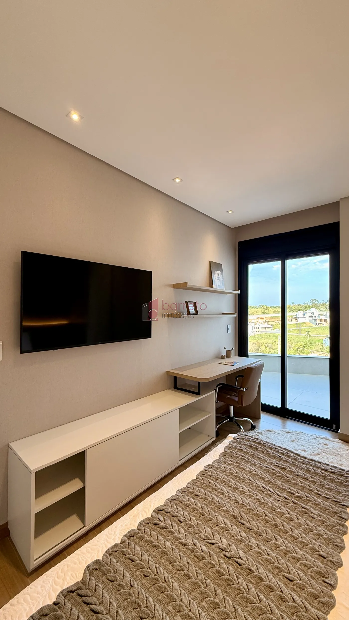 CASA MOBILIADA COM 03 SUÍTES À VENDA NO RESIDENCIAL LAGO AZUL – RECANTO QUARTO CENTENÁRIO – JUNDIAÍ/SP