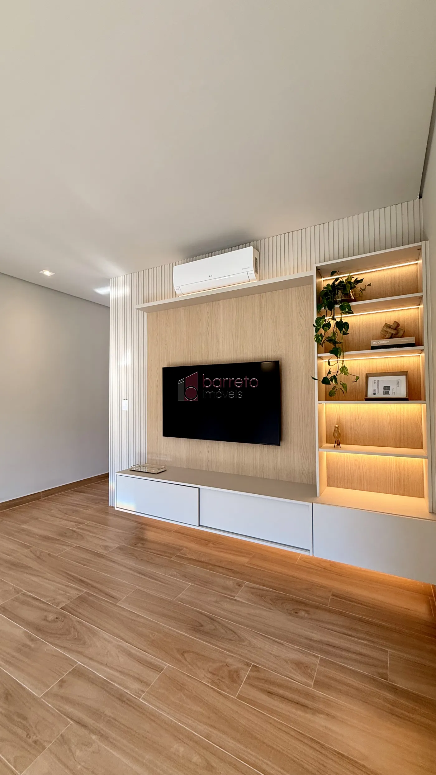 CASA MOBILIADA COM 03 SUÍTES À VENDA NO RESIDENCIAL LAGO AZUL – RECANTO QUARTO CENTENÁRIO – JUNDIAÍ/SP