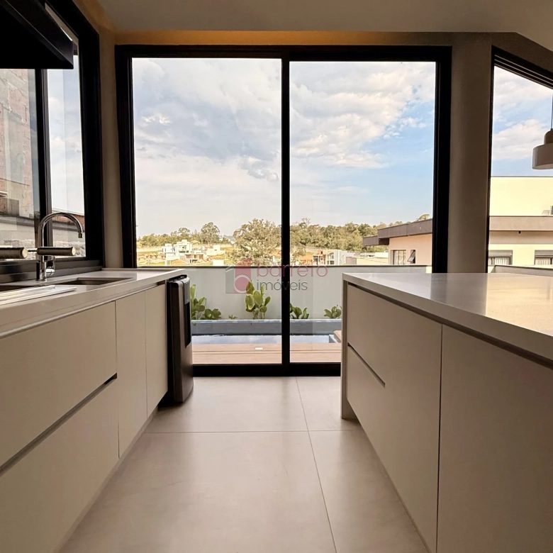 CASA MOBILIADA COM 03 SUÍTES À VENDA NO RESIDENCIAL LAGO AZUL – RECANTO QUARTO CENTENÁRIO – JUNDIAÍ/SP