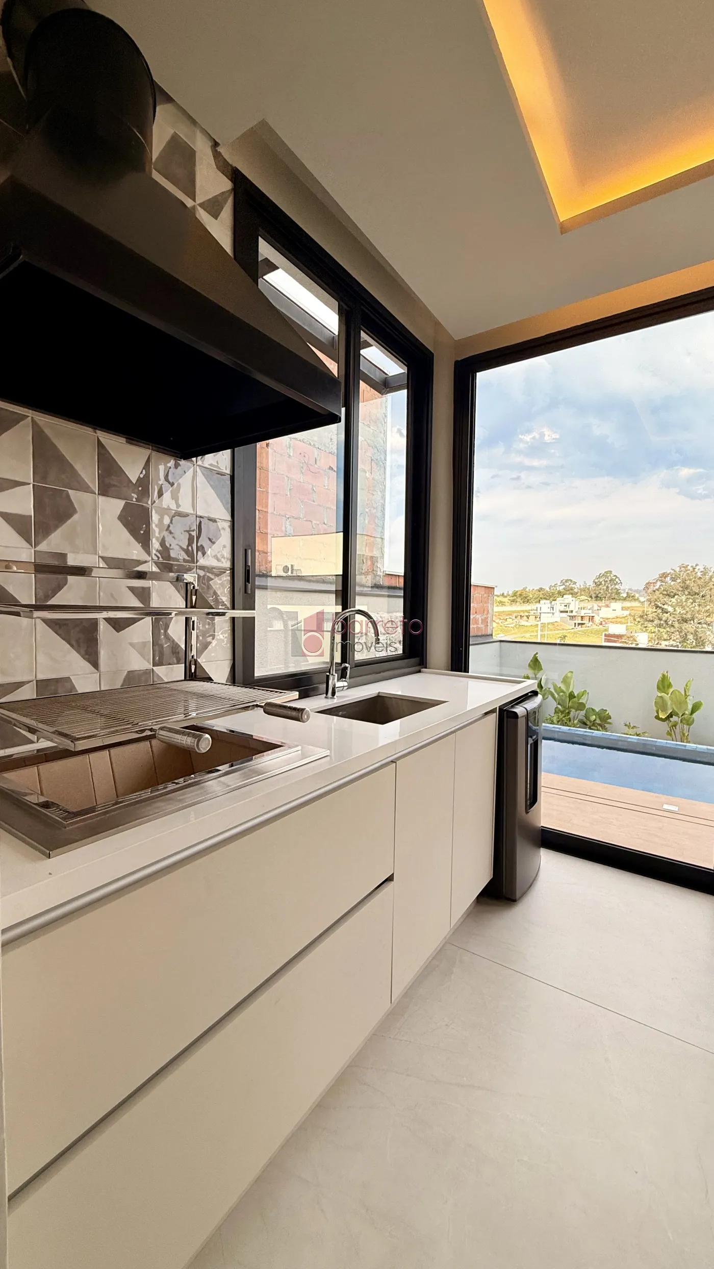 CASA MOBILIADA COM 03 SUÍTES À VENDA NO RESIDENCIAL LAGO AZUL – RECANTO QUARTO CENTENÁRIO – JUNDIAÍ/SP