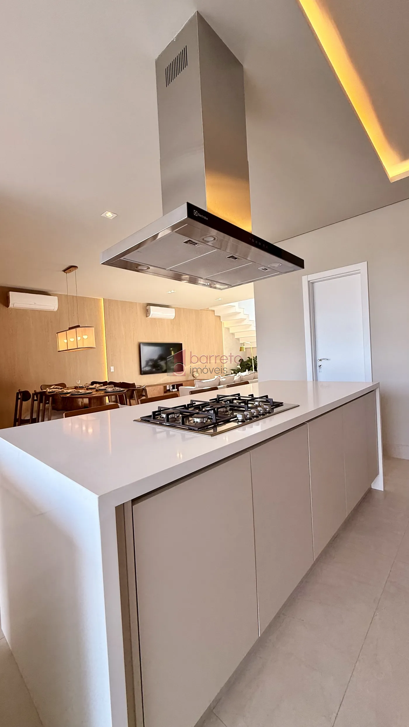 CASA MOBILIADA COM 03 SUÍTES À VENDA NO RESIDENCIAL LAGO AZUL – RECANTO QUARTO CENTENÁRIO – JUNDIAÍ/SP
