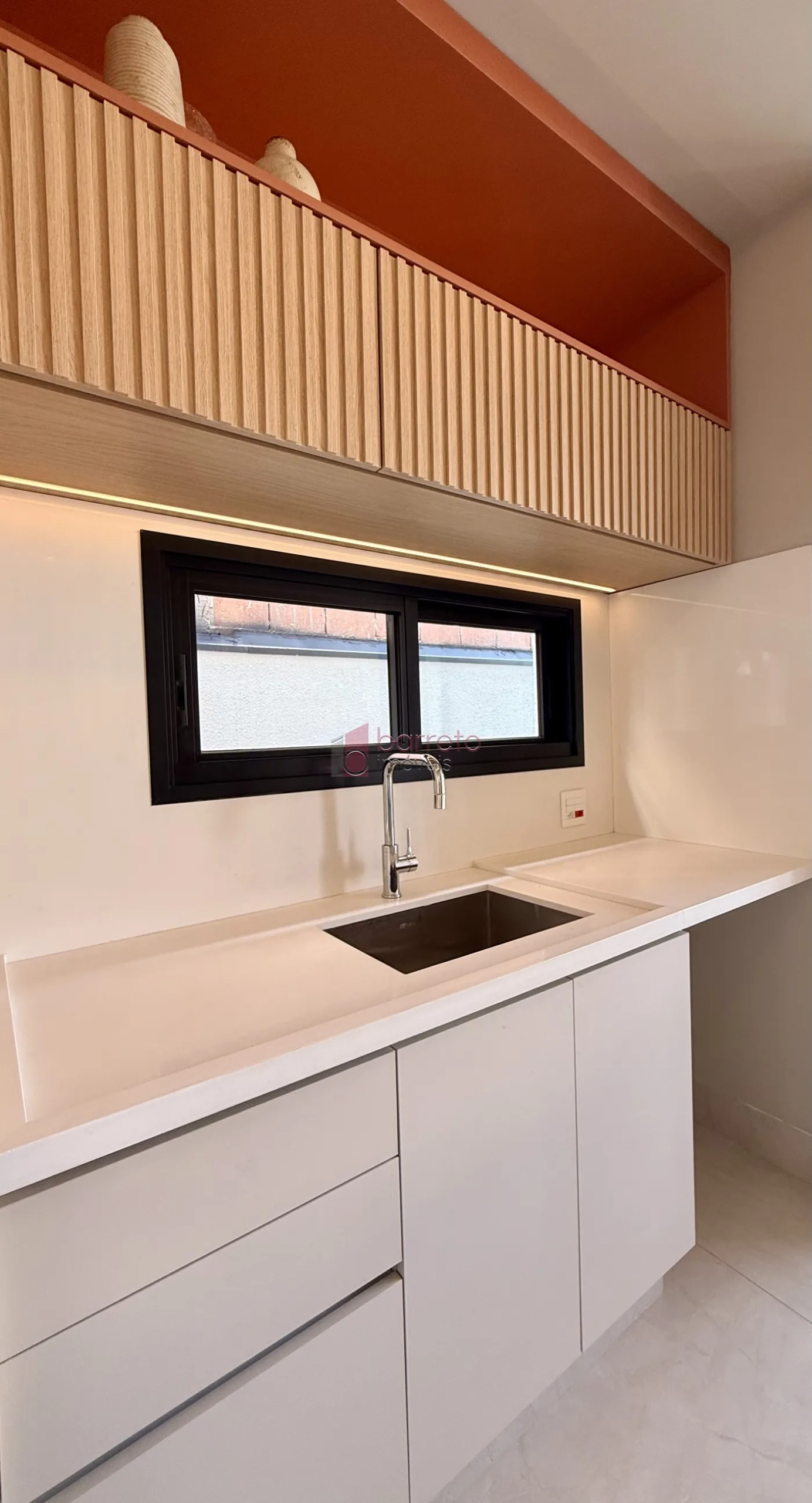 CASA MOBILIADA COM 03 SUÍTES À VENDA NO RESIDENCIAL LAGO AZUL – RECANTO QUARTO CENTENÁRIO – JUNDIAÍ/SP