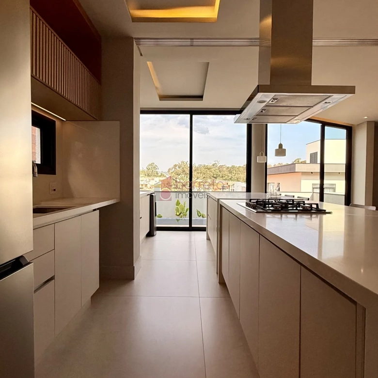 CASA MOBILIADA COM 03 SUÍTES À VENDA NO RESIDENCIAL LAGO AZUL – RECANTO QUARTO CENTENÁRIO – JUNDIAÍ/SP