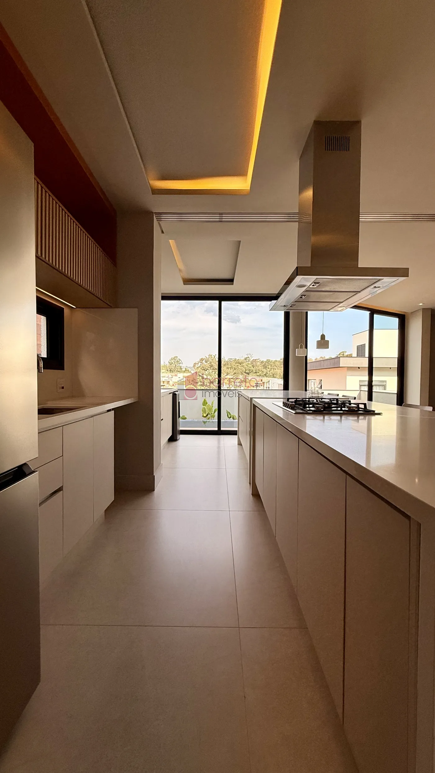 CASA MOBILIADA COM 03 SUÍTES À VENDA NO RESIDENCIAL LAGO AZUL – RECANTO QUARTO CENTENÁRIO – JUNDIAÍ/SP