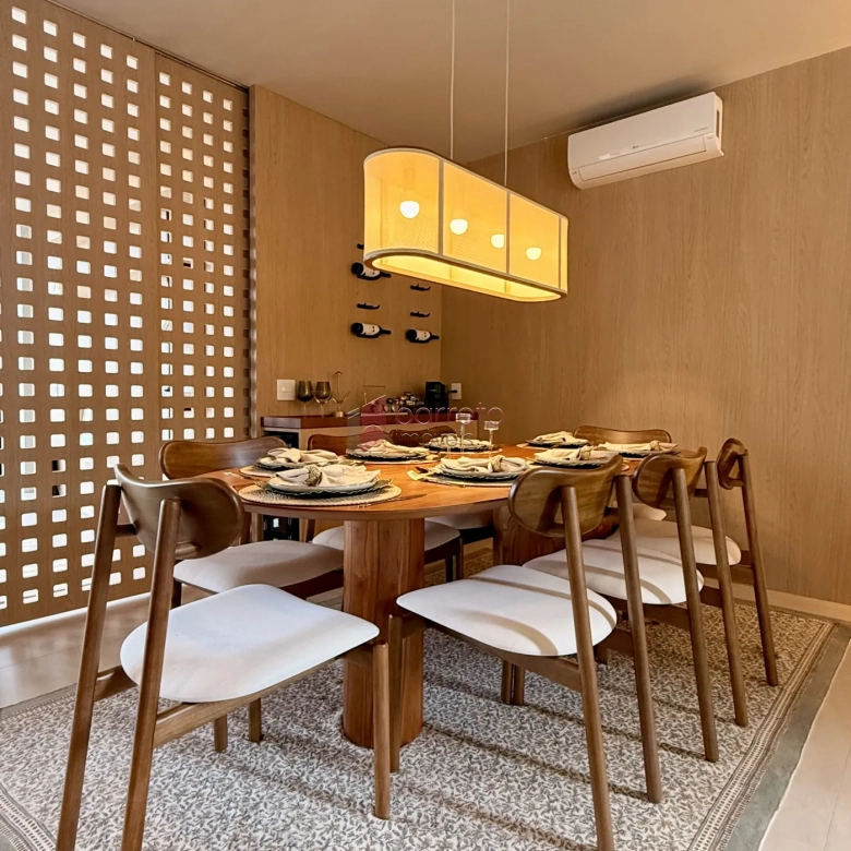 CASA MOBILIADA COM 03 SUÍTES À VENDA NO RESIDENCIAL LAGO AZUL – RECANTO QUARTO CENTENÁRIO – JUNDIAÍ/SP
