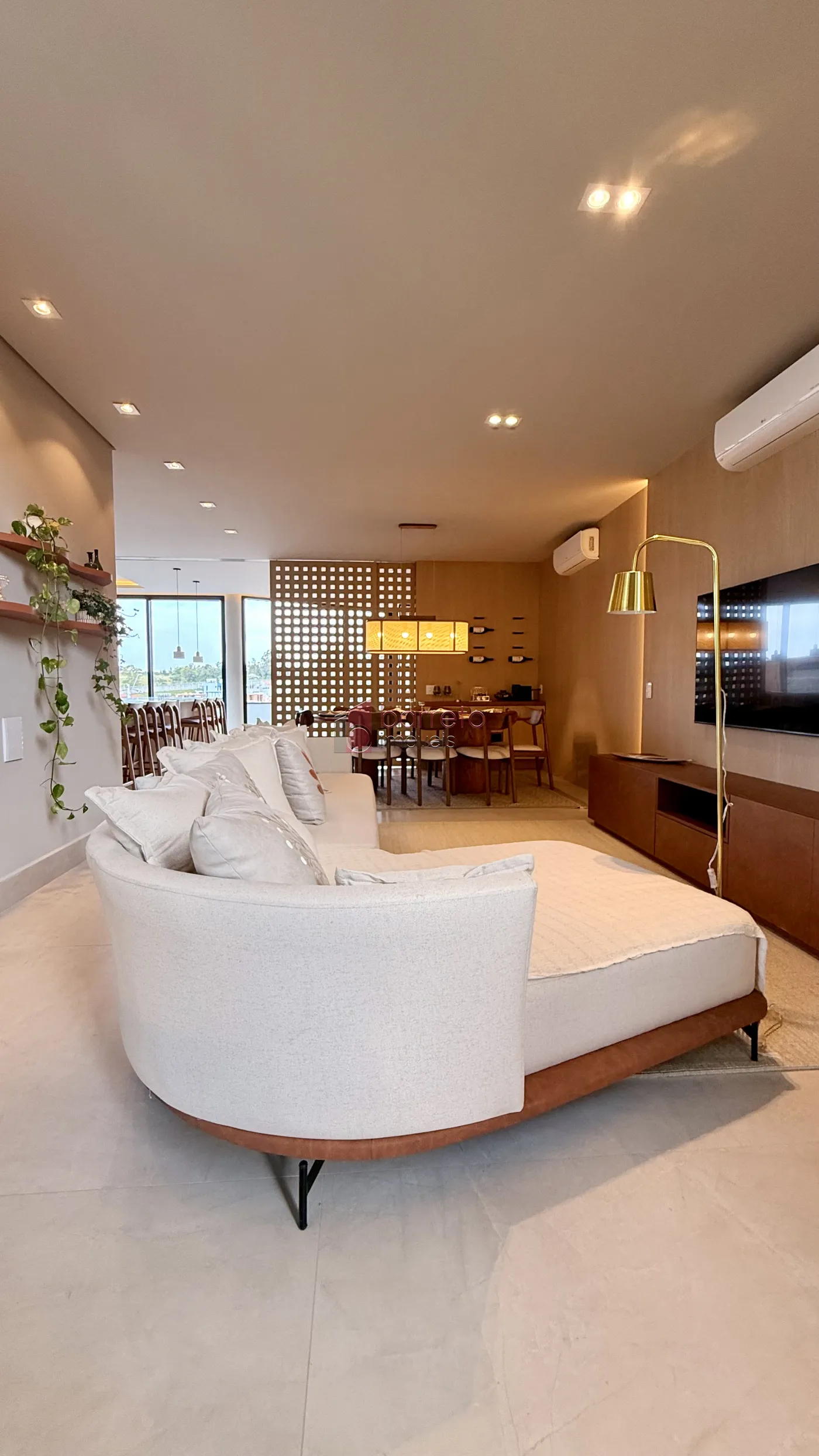 CASA MOBILIADA COM 03 SUÍTES À VENDA NO RESIDENCIAL LAGO AZUL – RECANTO QUARTO CENTENÁRIO – JUNDIAÍ/SP