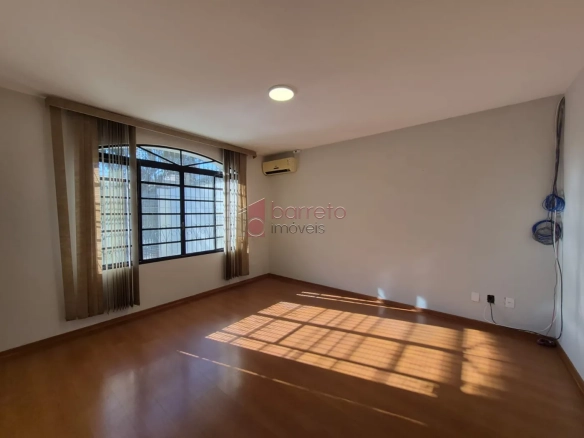 CASA TÉRREA À VENDA NO BAIRRO CIDADE LUIZA/VILA HORTOLÂNDIA EM JUNDIAÍ/SP