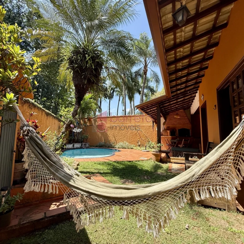 CASA COM EDÍCULA À VENDA NO JARDIM DAS SAMAMBAIAS EM JUNDIAÍ/SP