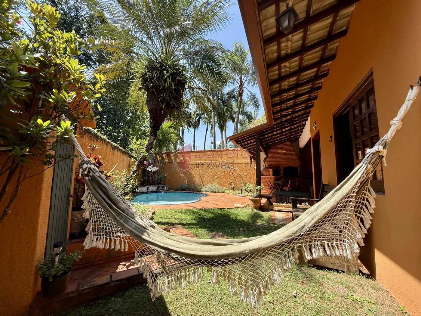 CASA COM EDÍCULA À VENDA NO JARDIM DAS SAMAMBAIAS EM JUNDIAÍ/SP
