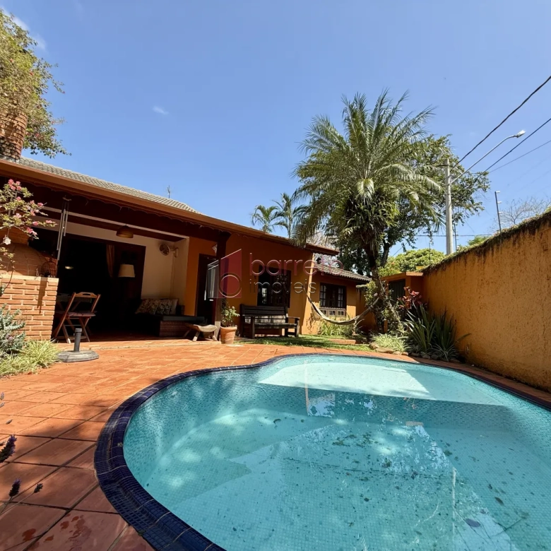 CASA COM EDÍCULA À VENDA NO JARDIM DAS SAMAMBAIAS EM JUNDIAÍ/SP