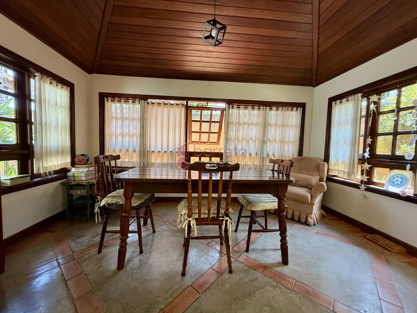 CASA COM EDÍCULA À VENDA NO JARDIM DAS SAMAMBAIAS EM JUNDIAÍ/SP