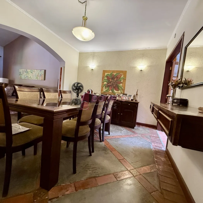 CASA COM EDÍCULA À VENDA NO JARDIM DAS SAMAMBAIAS EM JUNDIAÍ/SP