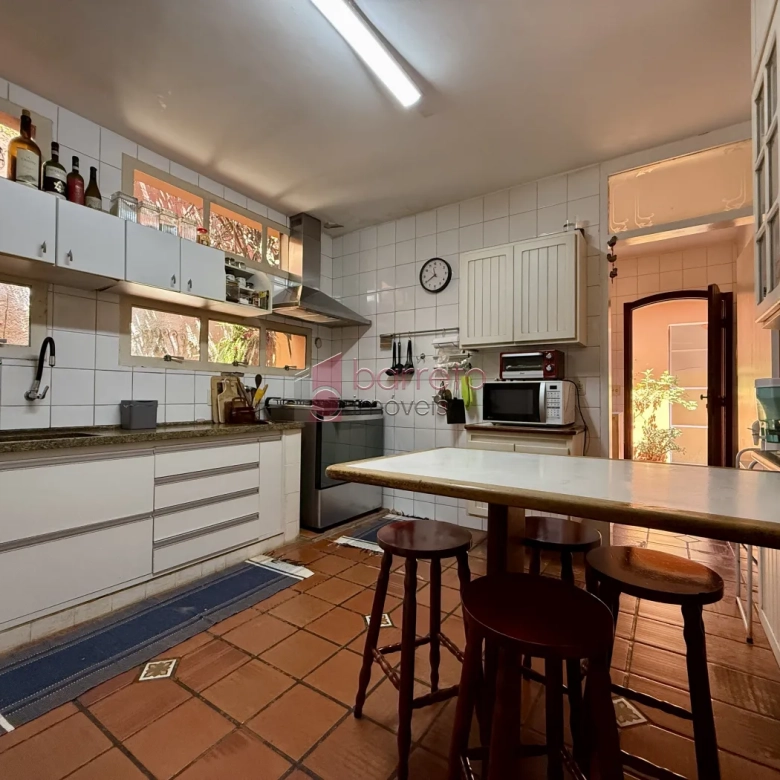 CASA COM EDÍCULA À VENDA NO JARDIM DAS SAMAMBAIAS EM JUNDIAÍ/SP