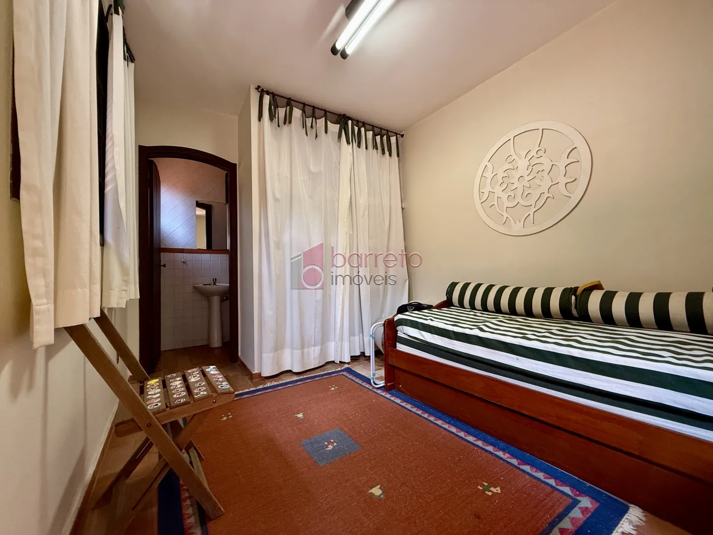 CASA COM EDÍCULA À VENDA NO JARDIM DAS SAMAMBAIAS EM JUNDIAÍ/SP