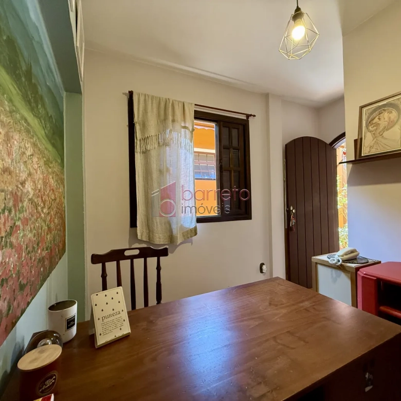 CASA COM EDÍCULA À VENDA NO JARDIM DAS SAMAMBAIAS EM JUNDIAÍ/SP