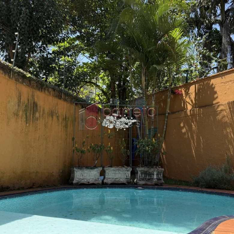 CASA COM EDÍCULA À VENDA NO JARDIM DAS SAMAMBAIAS EM JUNDIAÍ/SP