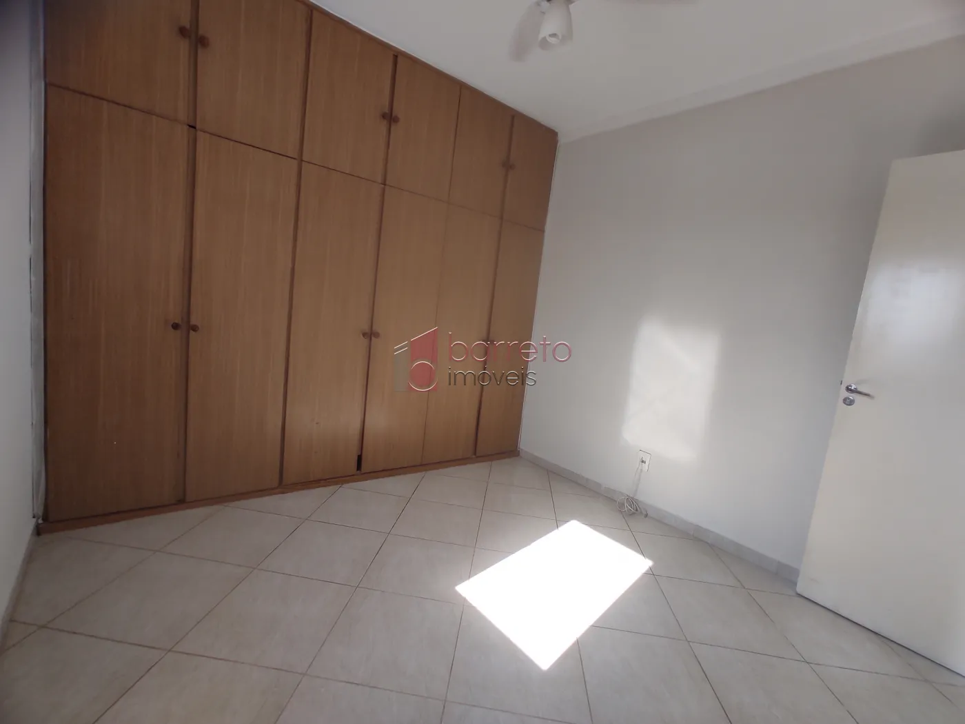 CASA NO PISO SUPERIOR PARA VENDA E LOCAÇÃO NA VILA APARECIDA – JUNDIAÍ/SP
