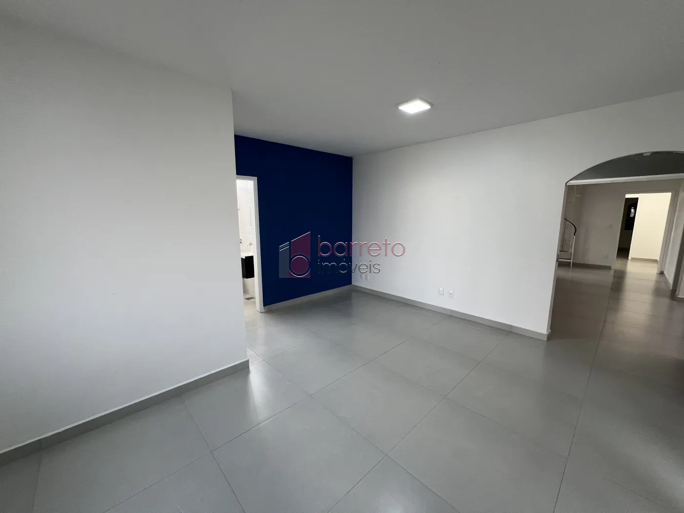 CASA REFORMADA COM 05 QUARTOS À VENDA NA VILA MARIA LUIZA EM JUNDIAÍ/SP