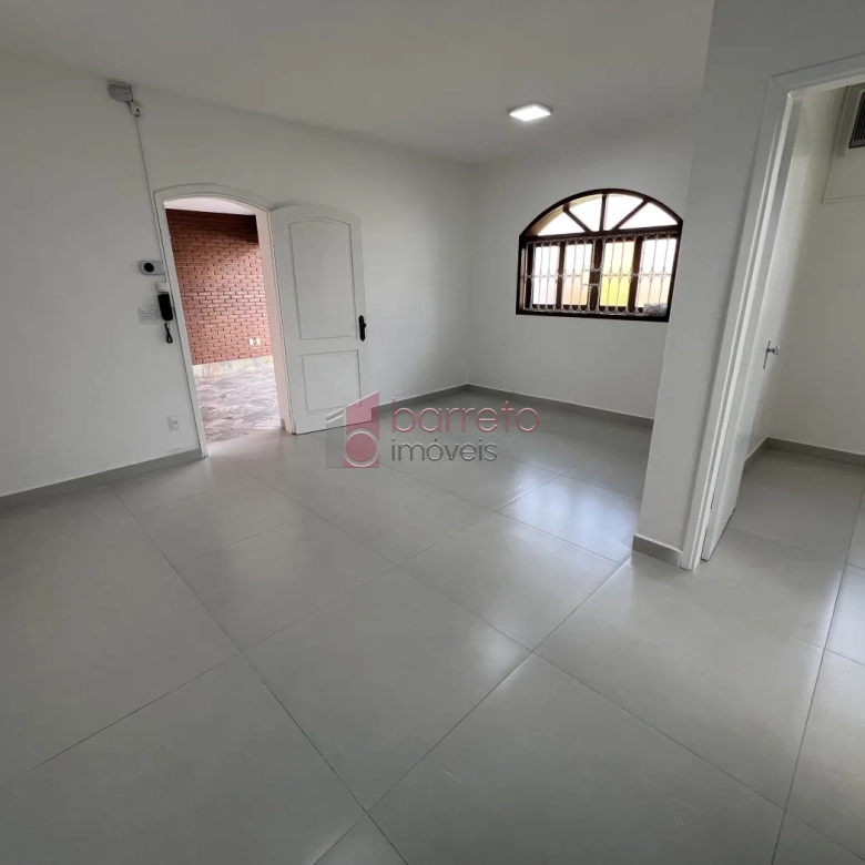 CASA REFORMADA COM 05 QUARTOS À VENDA NA VILA MARIA LUIZA EM JUNDIAÍ/SP