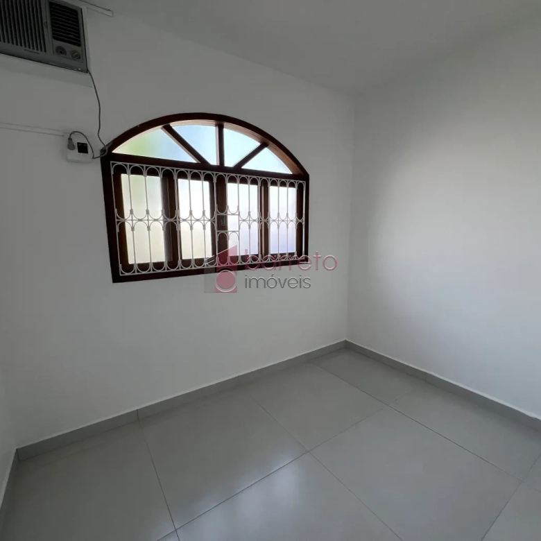 CASA REFORMADA COM 05 QUARTOS À VENDA NA VILA MARIA LUIZA EM JUNDIAÍ/SP