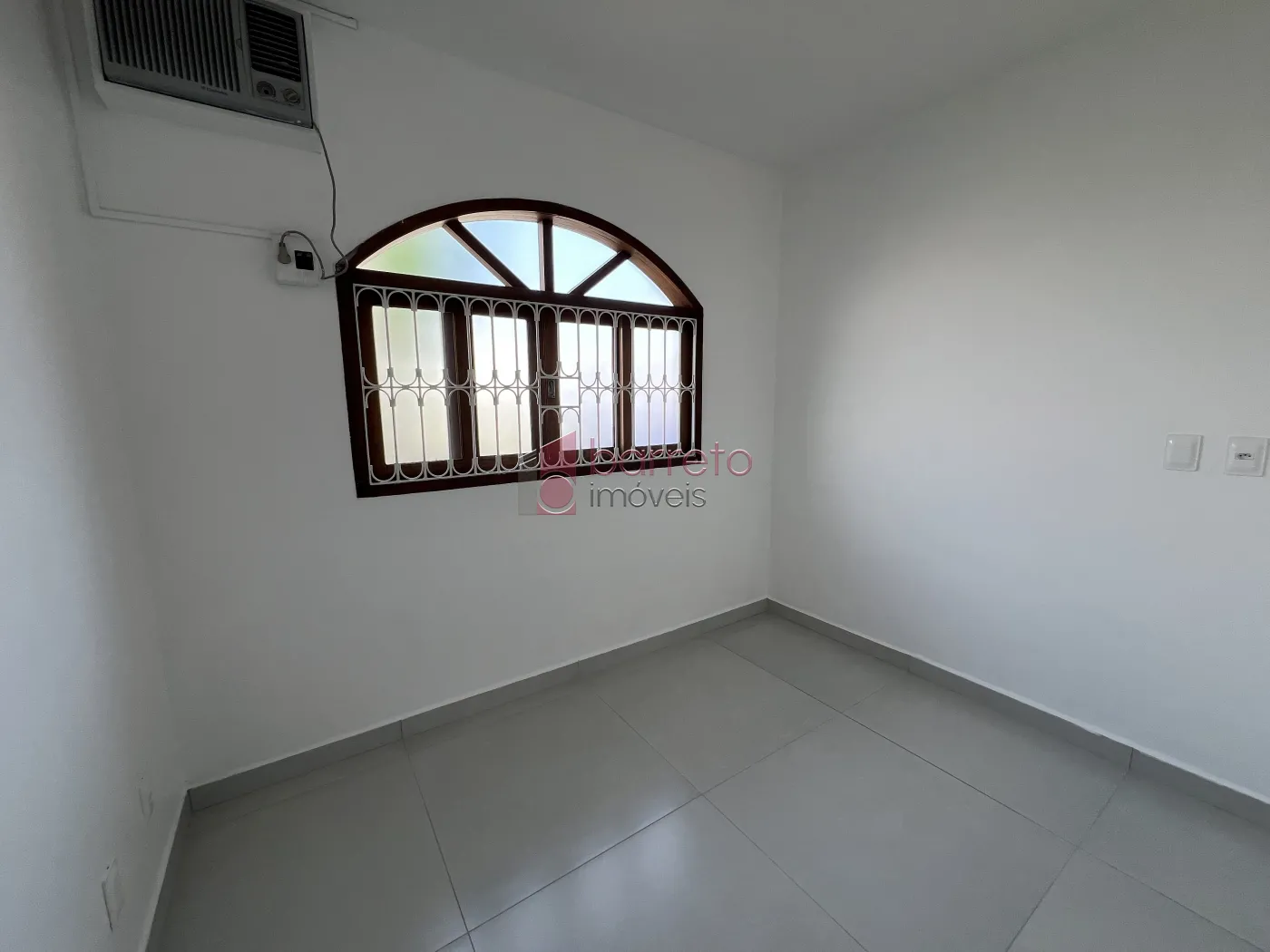 CASA REFORMADA COM 05 QUARTOS À VENDA NA VILA MARIA LUIZA EM JUNDIAÍ/SP