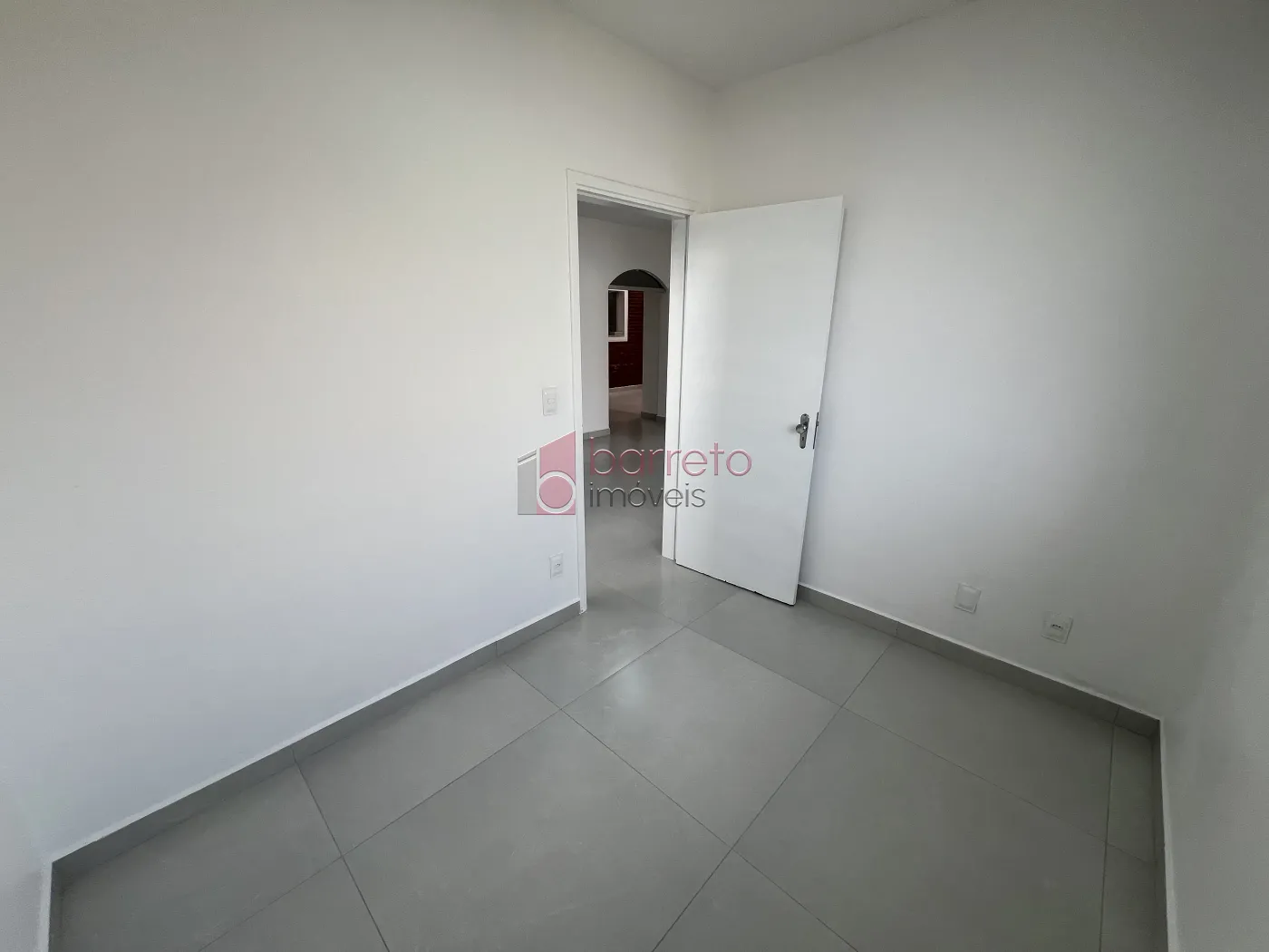 CASA REFORMADA COM 05 QUARTOS À VENDA NA VILA MARIA LUIZA EM JUNDIAÍ/SP