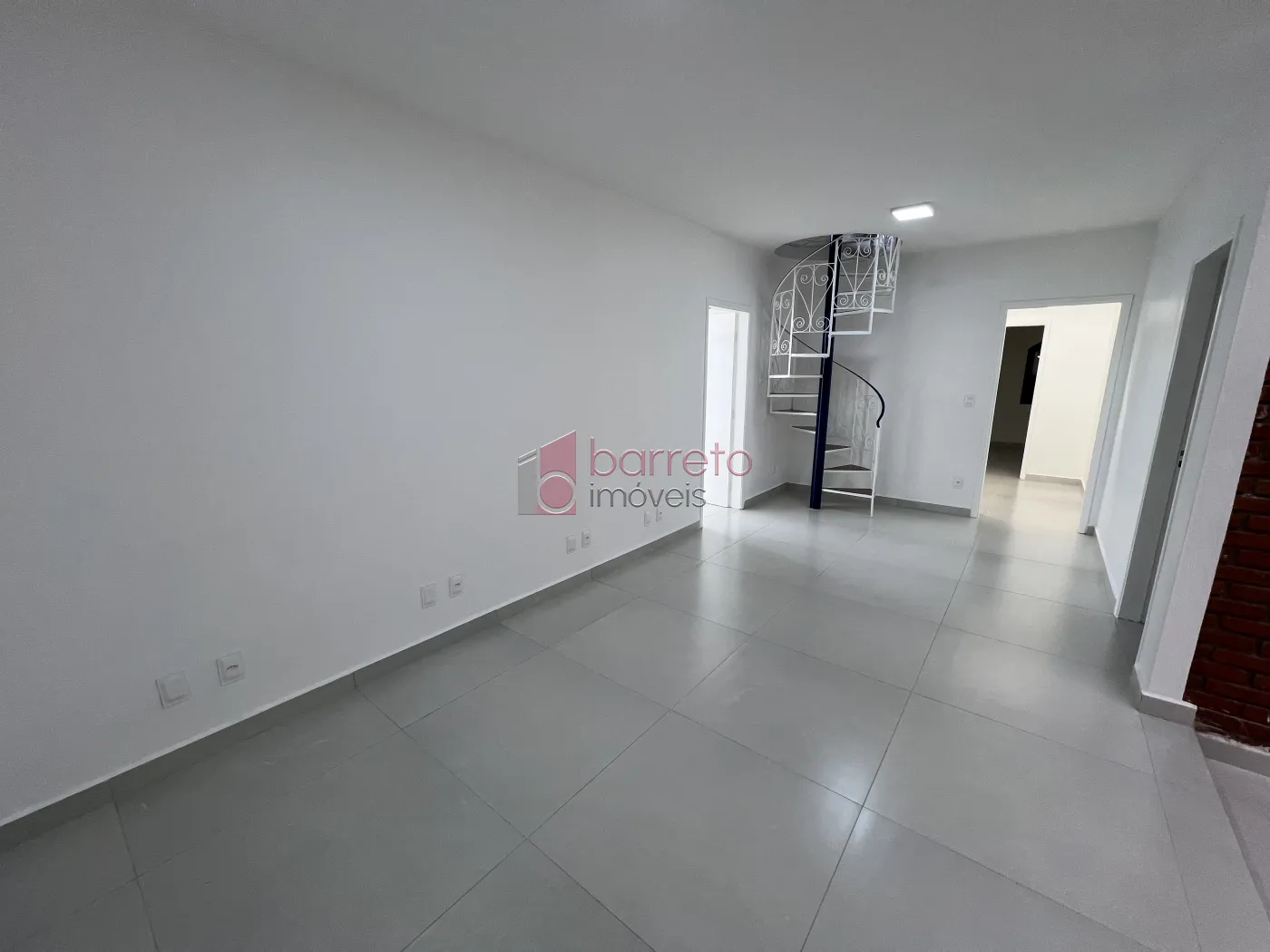CASA REFORMADA COM 05 QUARTOS À VENDA NA VILA MARIA LUIZA EM JUNDIAÍ/SP