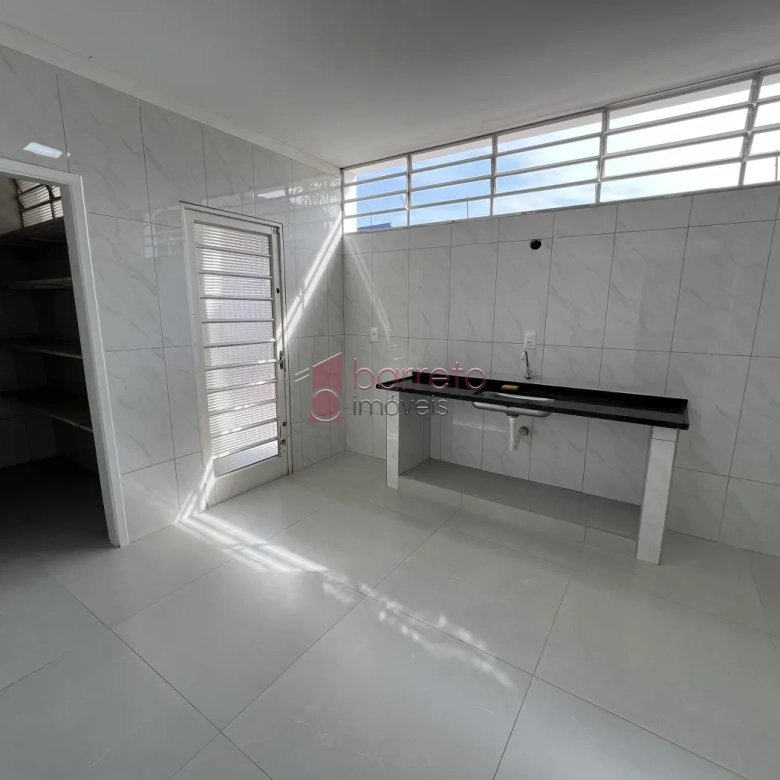 CASA REFORMADA COM 05 QUARTOS À VENDA NA VILA MARIA LUIZA EM JUNDIAÍ/SP