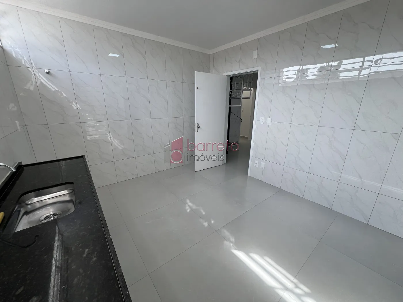 CASA REFORMADA COM 05 QUARTOS À VENDA NA VILA MARIA LUIZA EM JUNDIAÍ/SP