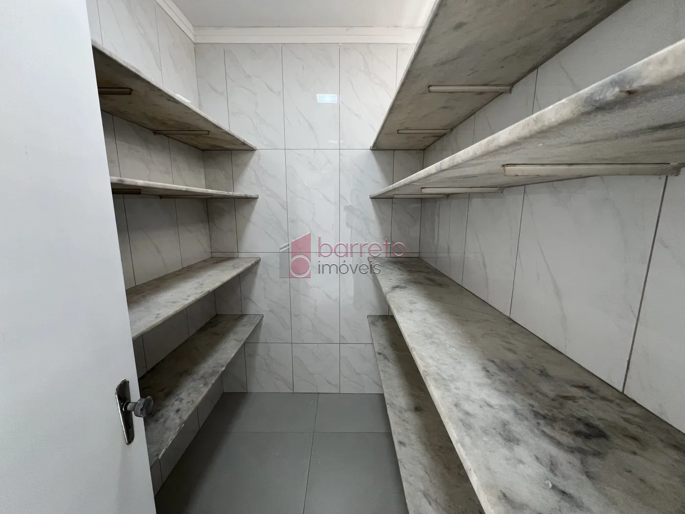 CASA REFORMADA COM 05 QUARTOS À VENDA NA VILA MARIA LUIZA EM JUNDIAÍ/SP
