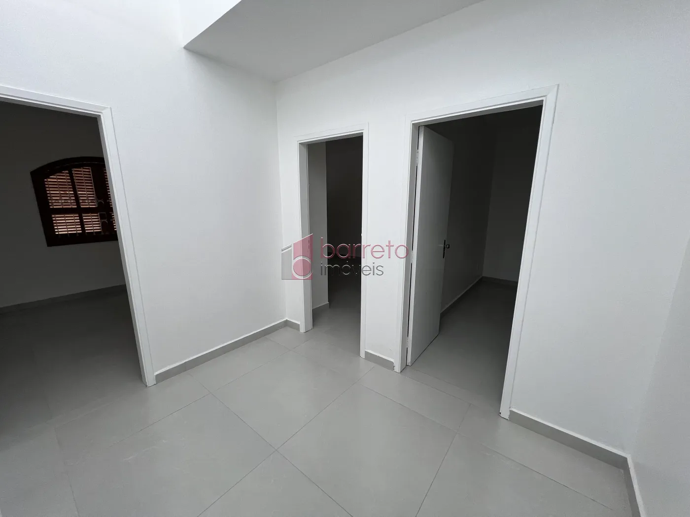 CASA REFORMADA COM 05 QUARTOS À VENDA NA VILA MARIA LUIZA EM JUNDIAÍ/SP