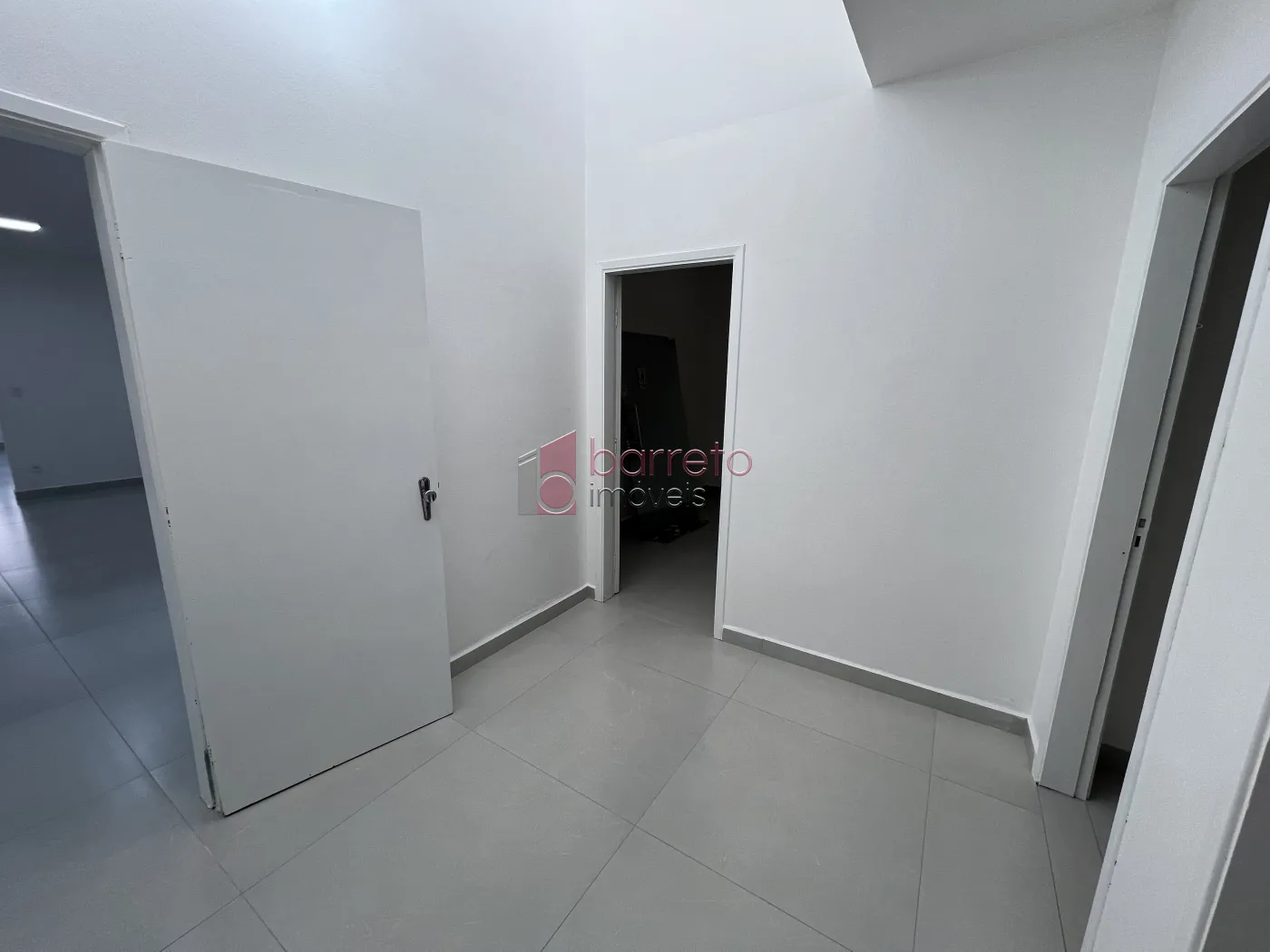 CASA REFORMADA COM 05 QUARTOS À VENDA NA VILA MARIA LUIZA EM JUNDIAÍ/SP