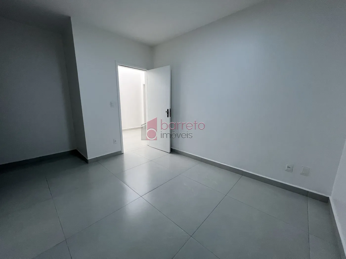 CASA REFORMADA COM 05 QUARTOS À VENDA NA VILA MARIA LUIZA EM JUNDIAÍ/SP