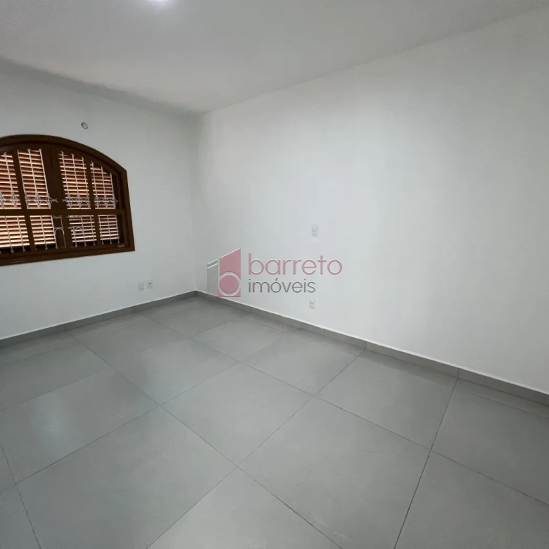 CASA REFORMADA COM 05 QUARTOS À VENDA NA VILA MARIA LUIZA EM JUNDIAÍ/SP